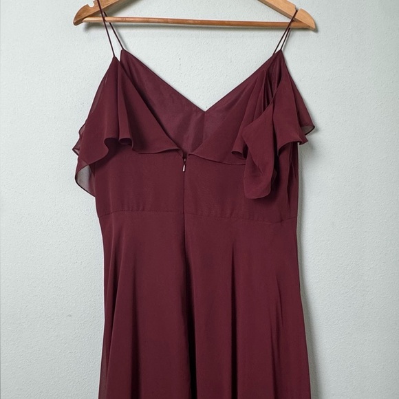 Jenny Yoo Collection Mila Convertible Ruffle Bridesmaid Dress Burgundy Hibiscus - Picture 9 of 16